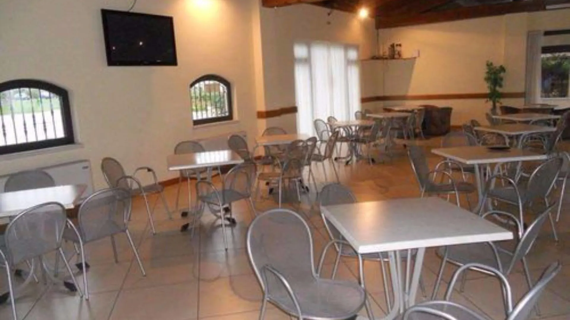 **** Holiday park The Garda Village Sirmione Italy