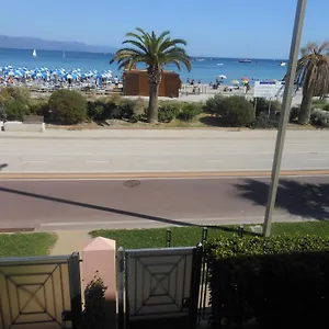 Apartment In Riva Al Mare Cagliari