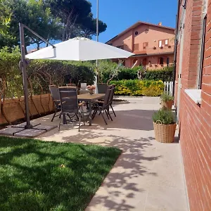 Apartment Casa Del Sole With Garden Marina Di Pisa
